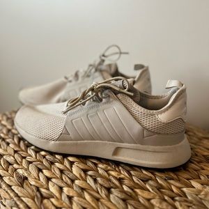 Men’s Adidas tennis shoes